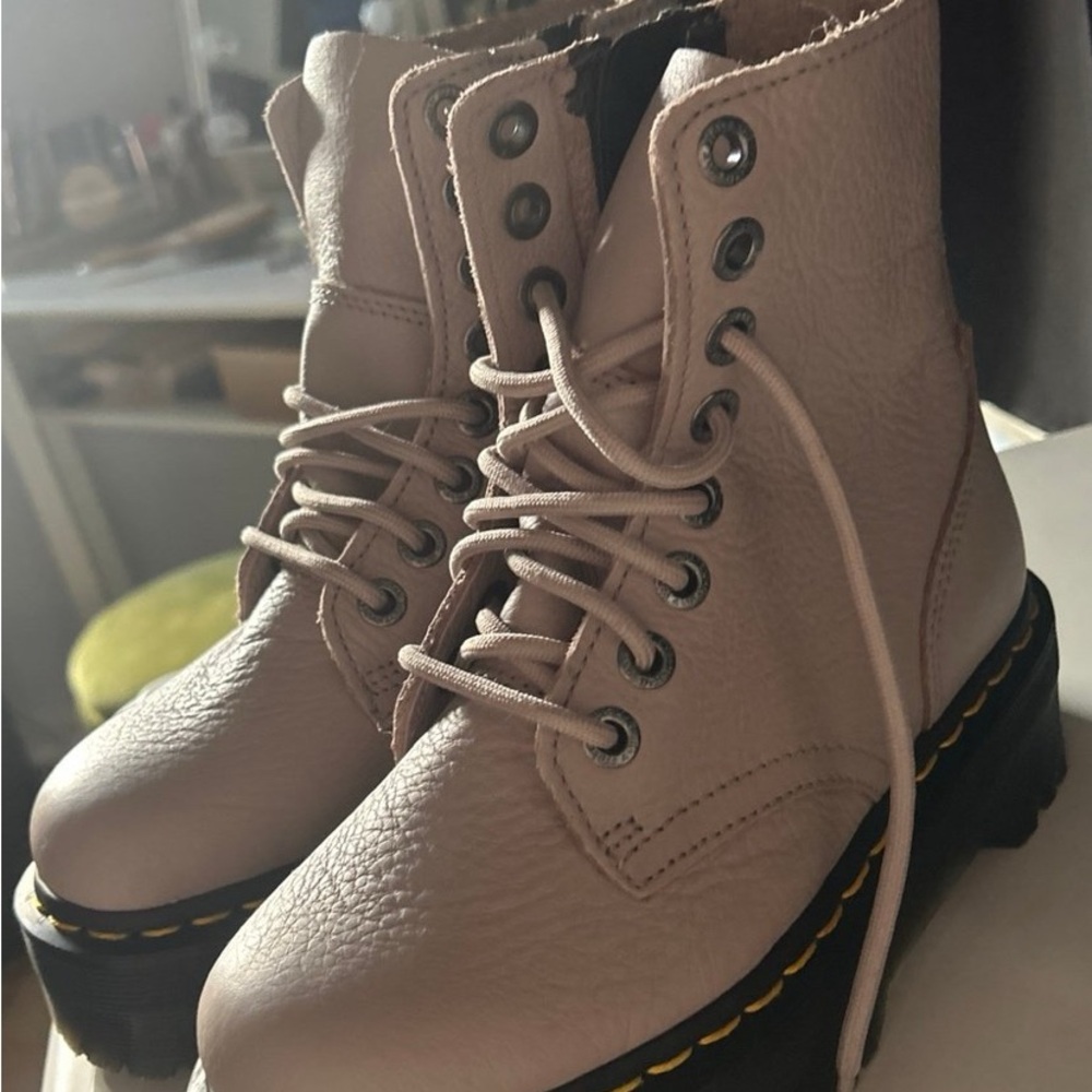 Women's Lace-Up Dr. Martens Platform Ankle Boots - Picture 4 of 6